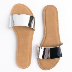 Magic Metallic slides in mirror silver